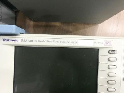Анализатор спектра реального времени Tektronix RSA3303B